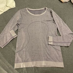Purple Lululemon long sleeve (no tag ) size 6